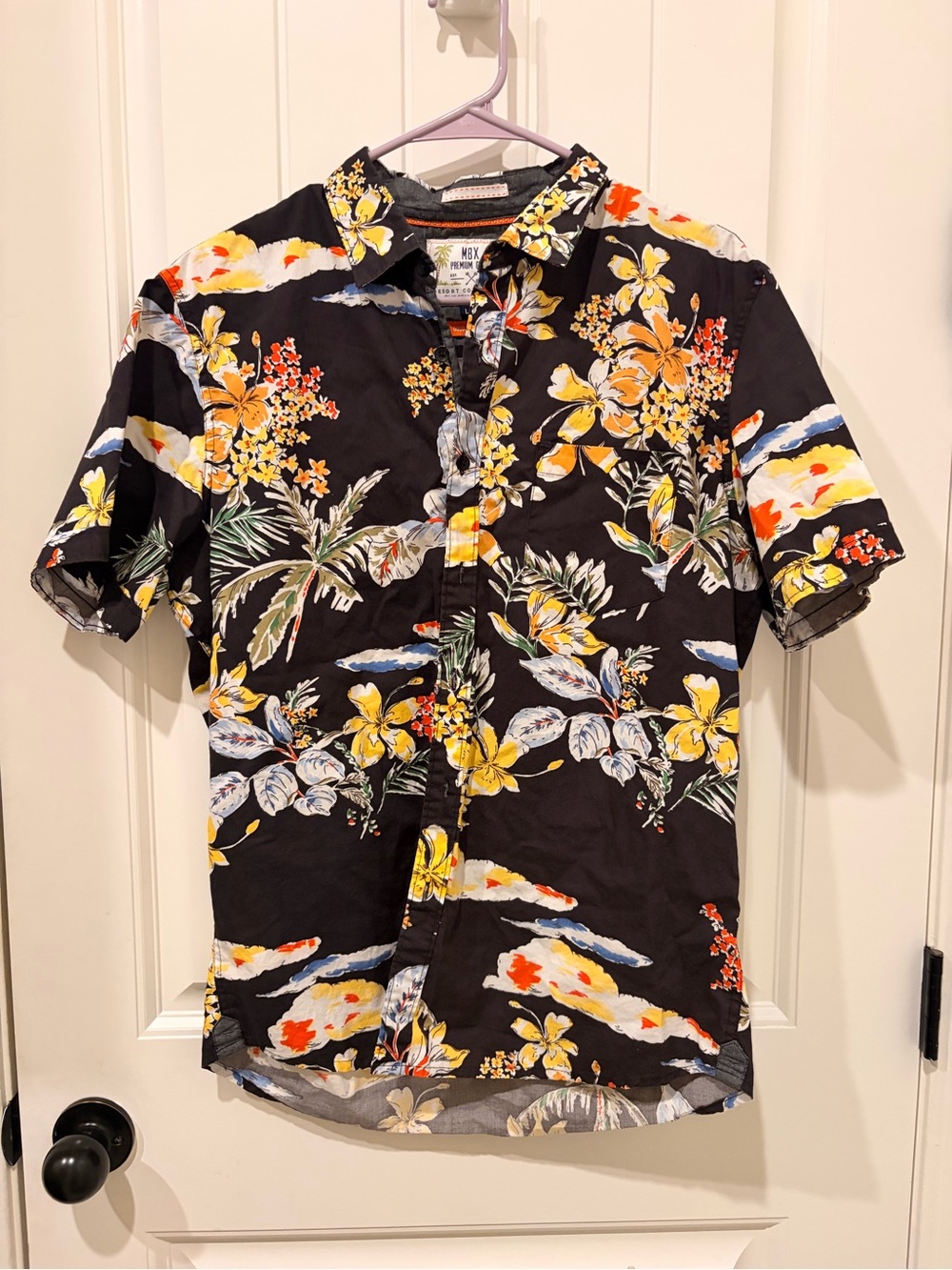 Men's Black Floral Short-Sleeve Button-Down Shirt - Tropical Print